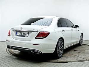 Mercedes Benz E class - Vista 8