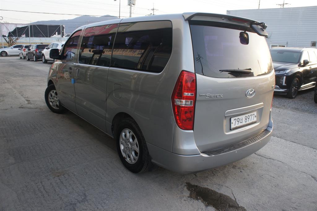 HYUNDAI Starex - Vista 11