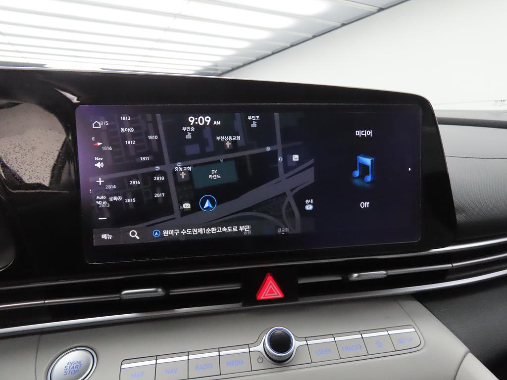 HYUNDAI Avante - Vista 9