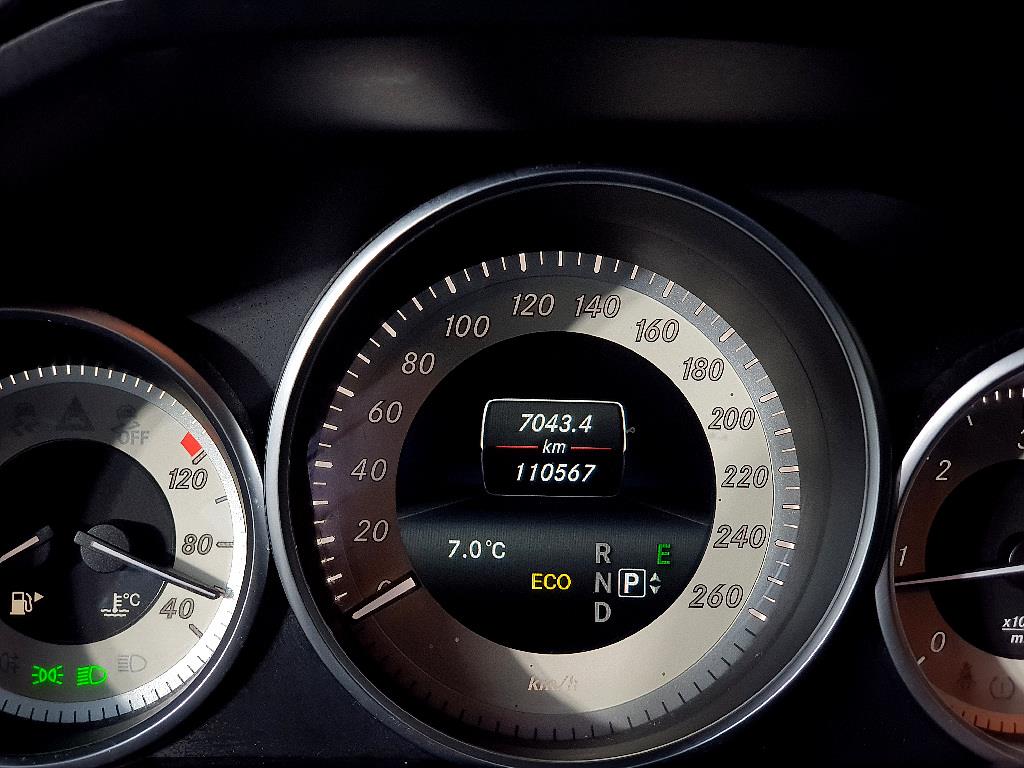 Mercedes Benz E class - Vista 7