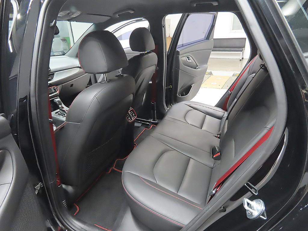 HYUNDAI i30 2017 Negro - Importación desde Corea - HF Imports Iquique - Foto 8