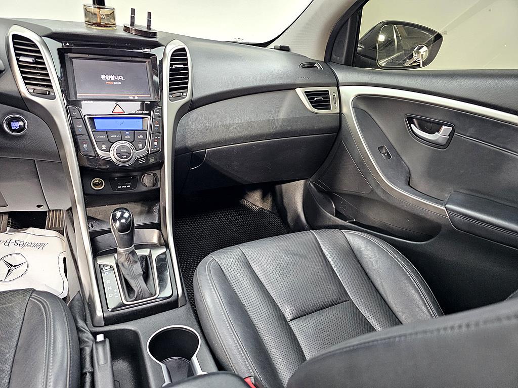 HYUNDAI i30 - Vista 10