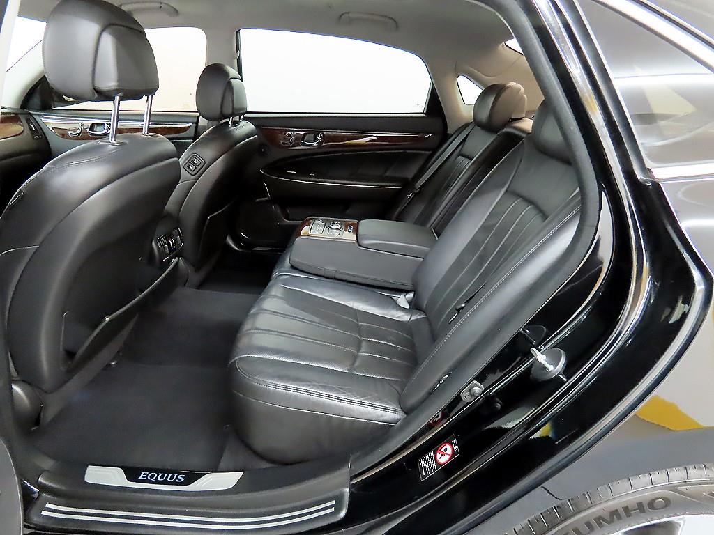 HYUNDAI Equus - Vista 6