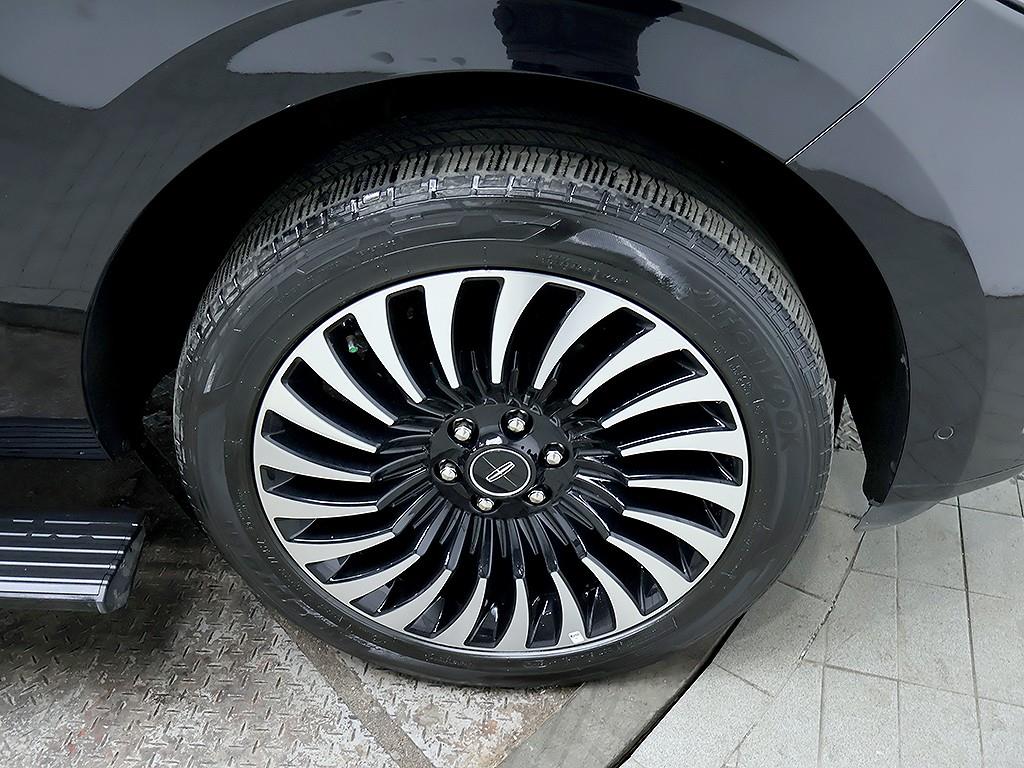 Lincoln Navigator 2019 Negro - Importación desde Corea - HF Imports Iquique - Foto 7