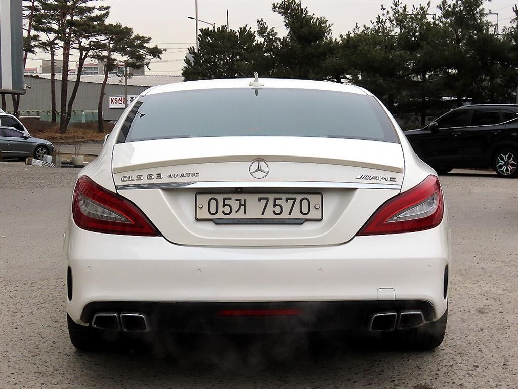 Mercedes Benz CLS Class - Vista 4