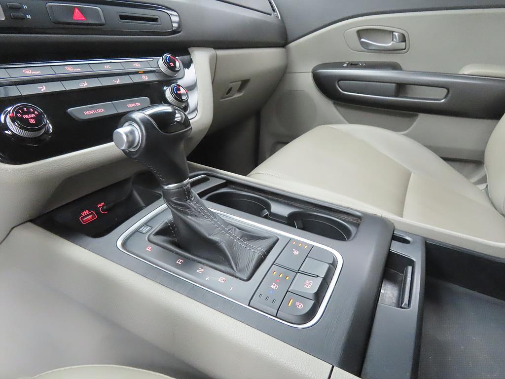 KIA Carnival - Vista 11