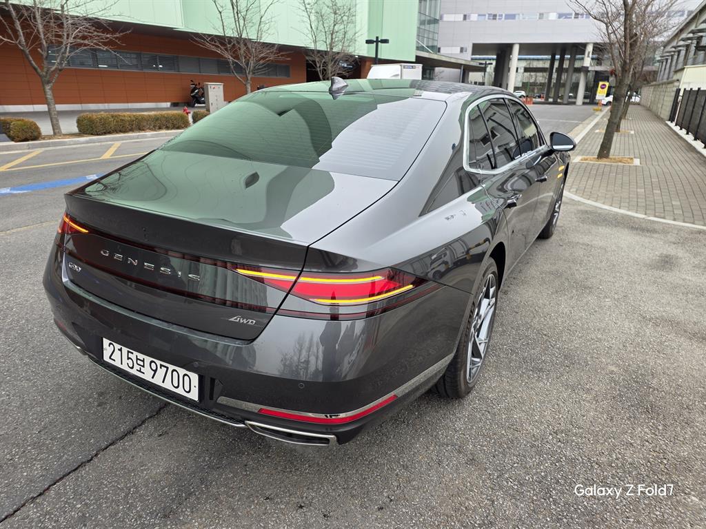 Genesis G90 - Vista 4