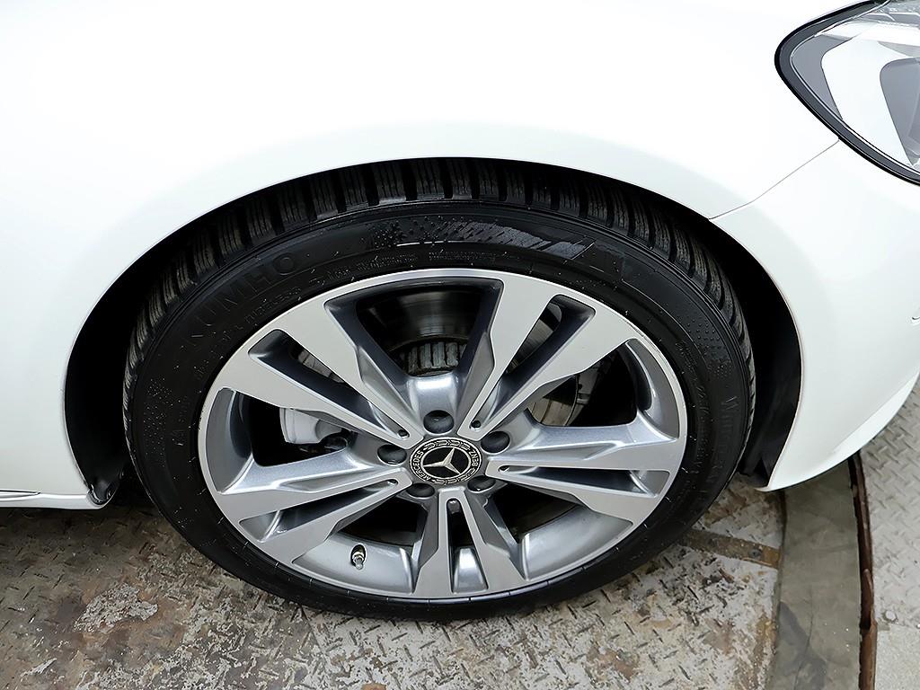 Mercedes Benz C Class 2018 Blanco - Importación desde Corea - HF Imports Iquique - Foto 7