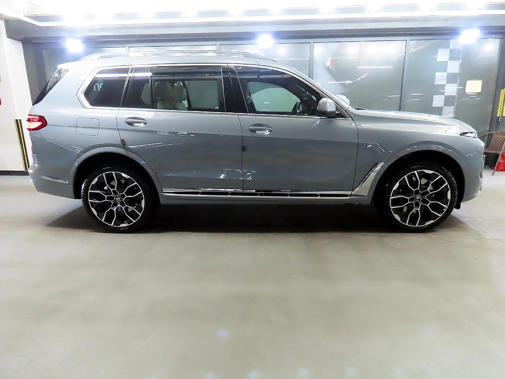 BMW X7 - Vista 3