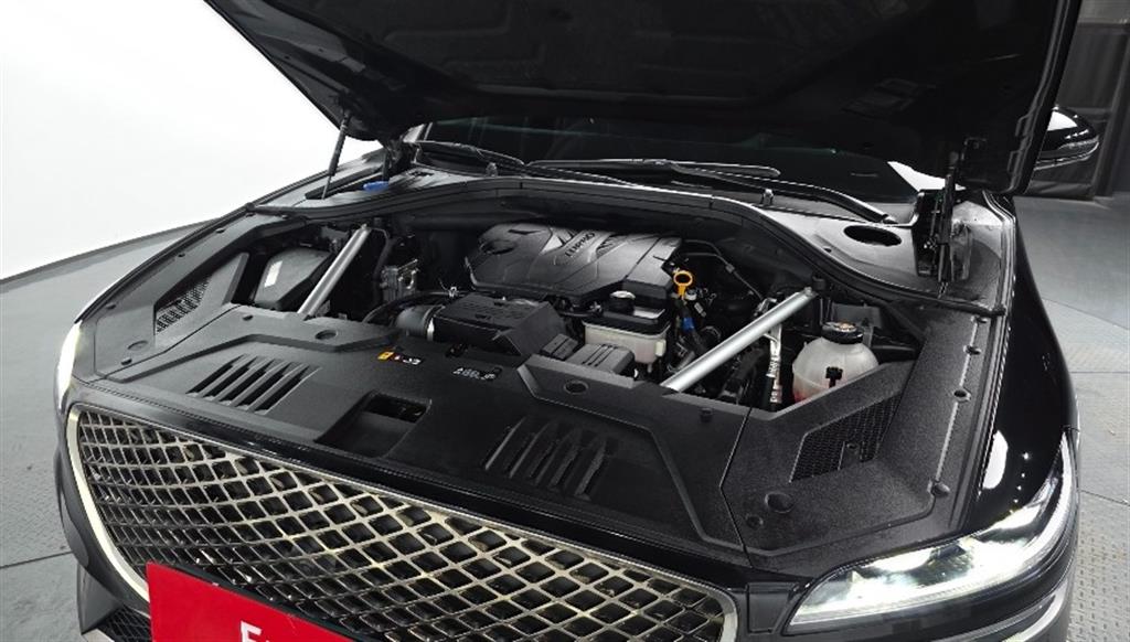 Genesis GV70 - Vista 6