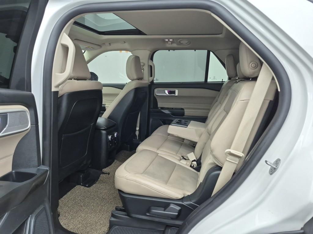 Ford Explorer - Vista 12