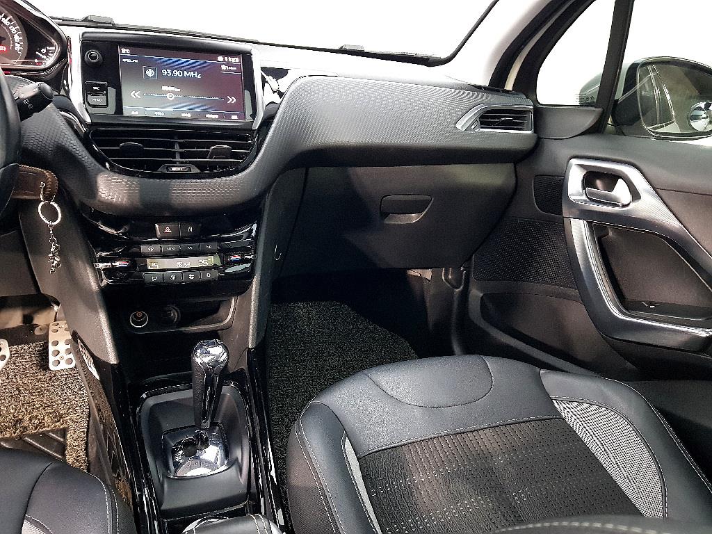 Peugeot 2008 - Vista 10