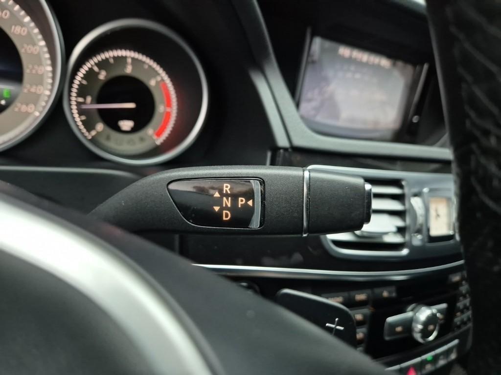 Mercedes Benz E class - Vista 8