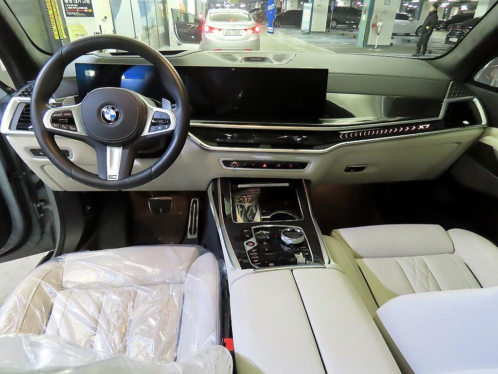 BMW X7 - Vista 10