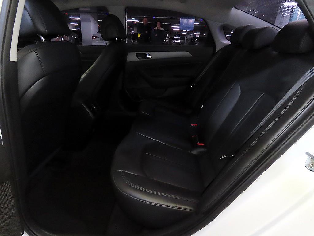 HYUNDAI Sonata - Vista 7