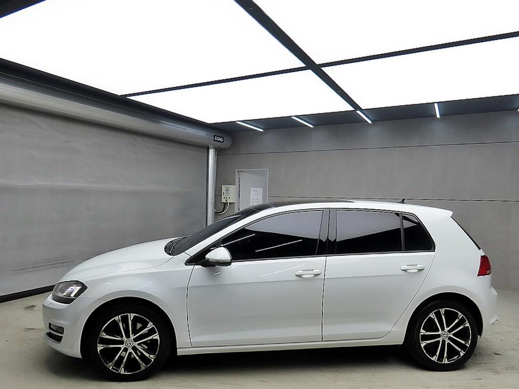 Volkswagen Golf - Vista 4