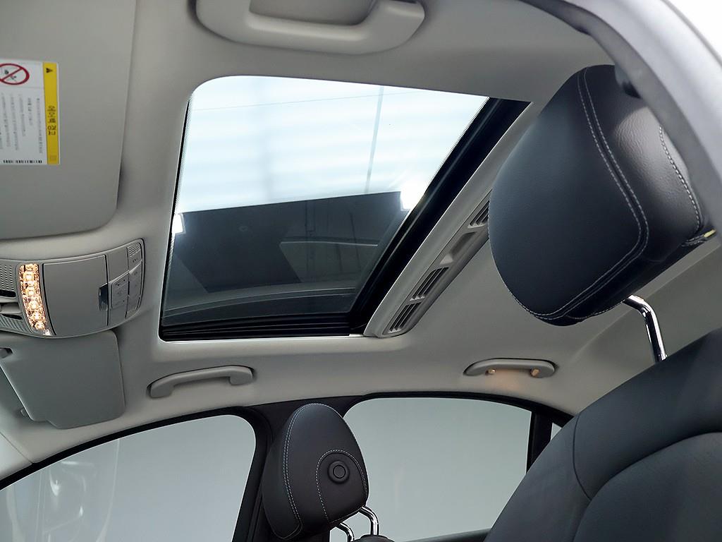 Mercedes Benz C Class 2018 Blanco - Importación desde Corea - HF Imports Iquique - Foto 13