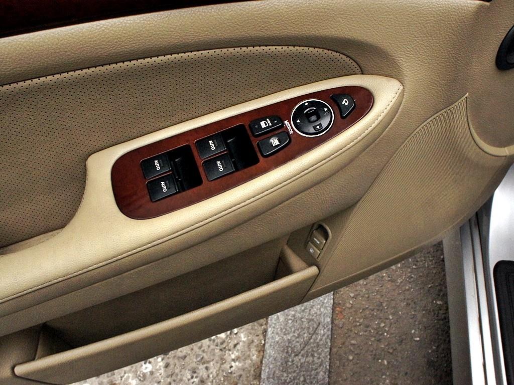 HYUNDAI Genesis 2012 Gris - Importación desde Corea - HF Imports Iquique - Foto 13