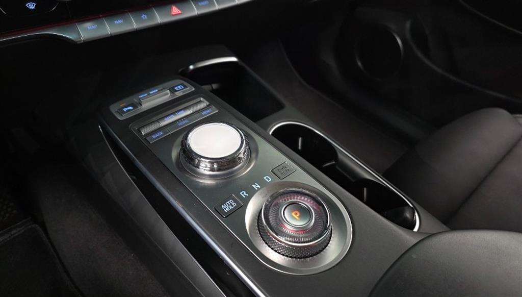 Genesis GV70 - Vista 9