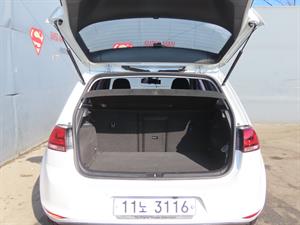 Volkswagen Golf - Vista 10