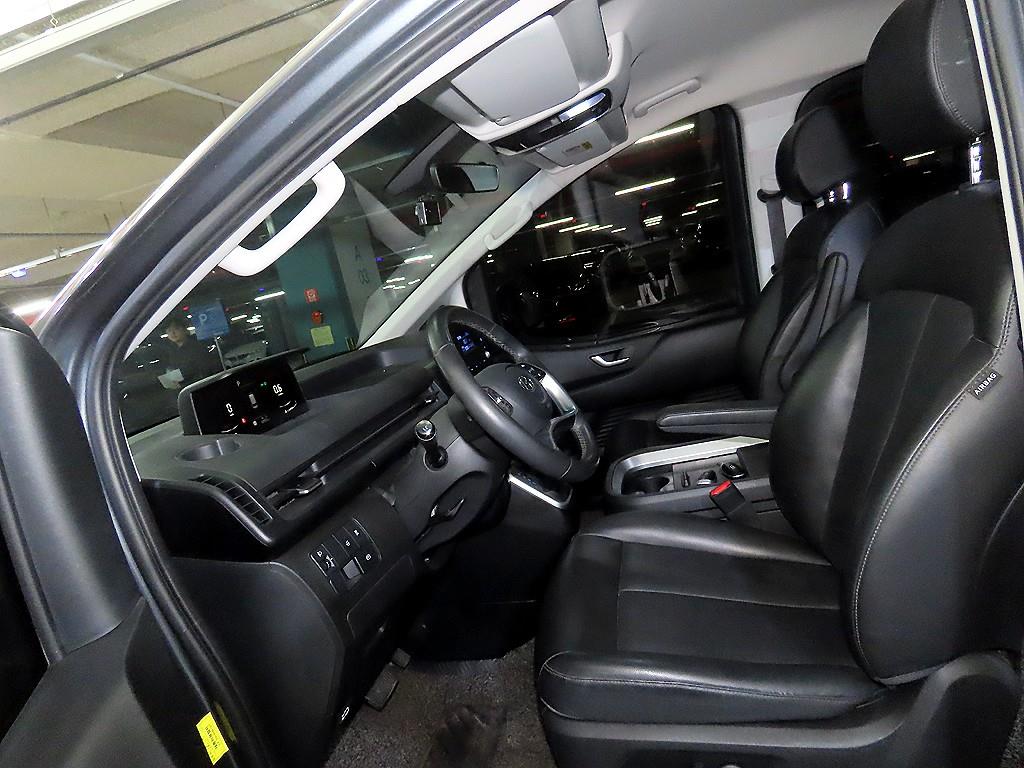 HYUNDAI Staria - Vista 6