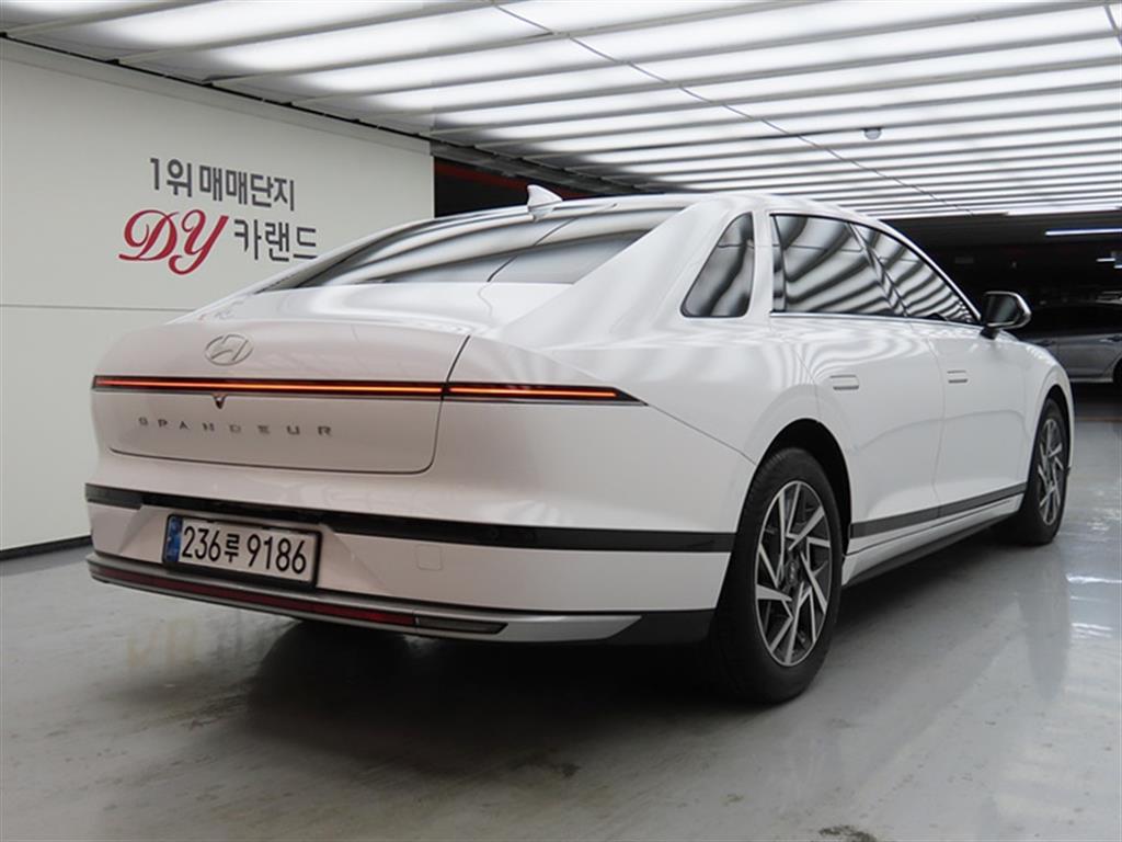 HYUNDAI Grandeur - Vista 4