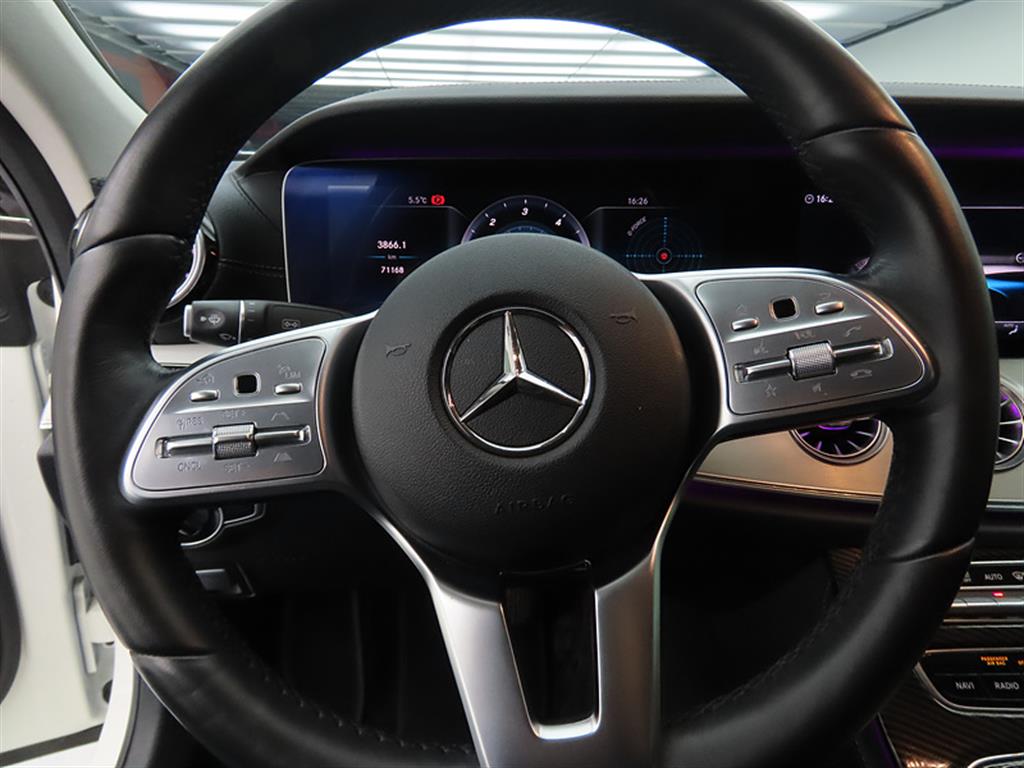 Mercedes Benz CLS Class - Vista 8