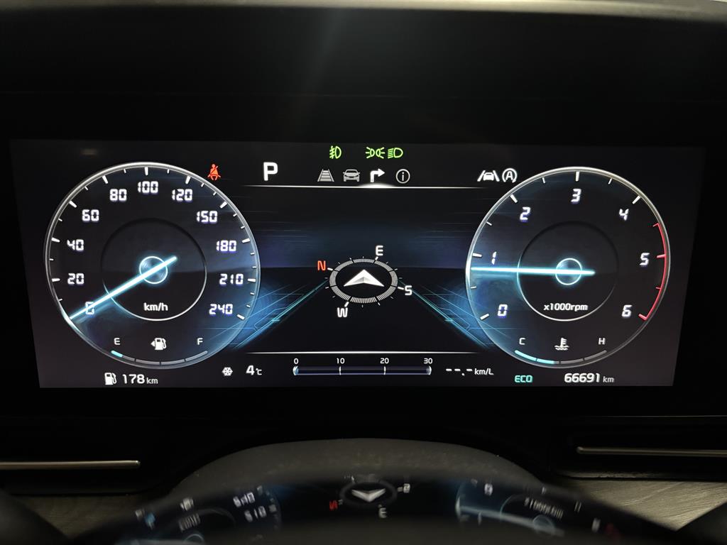 KIA Carnival - Vista 6