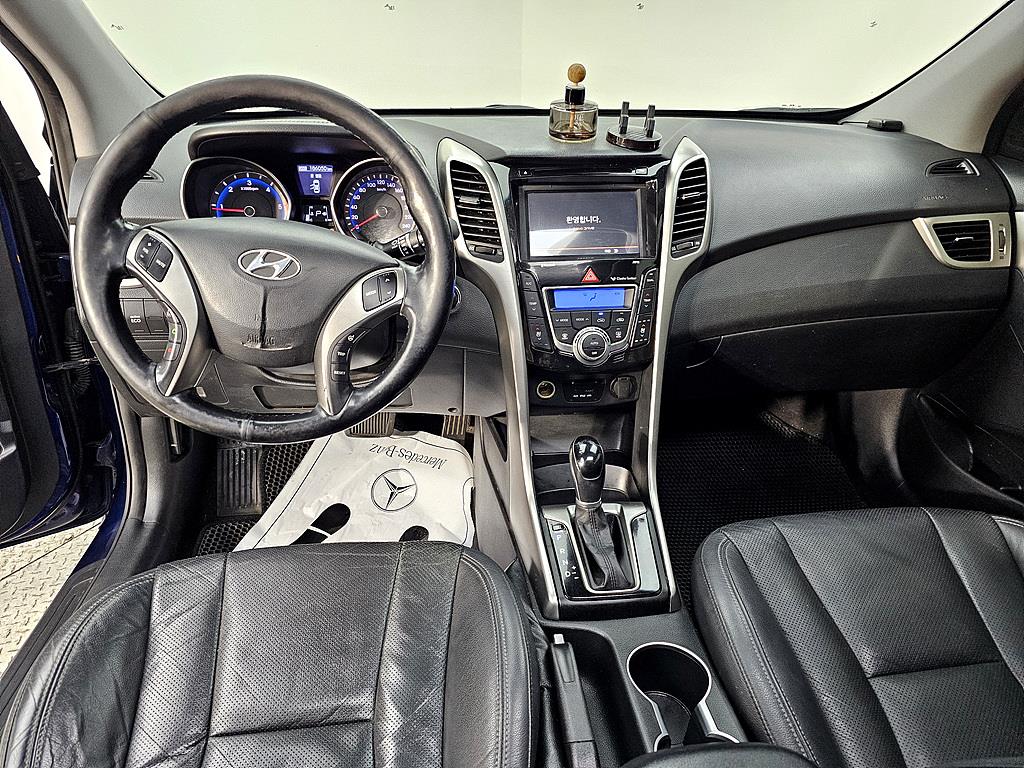 HYUNDAI i30 - Vista 5