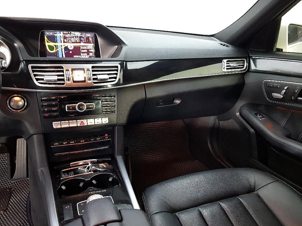 Mercedes Benz E class - Vista 10