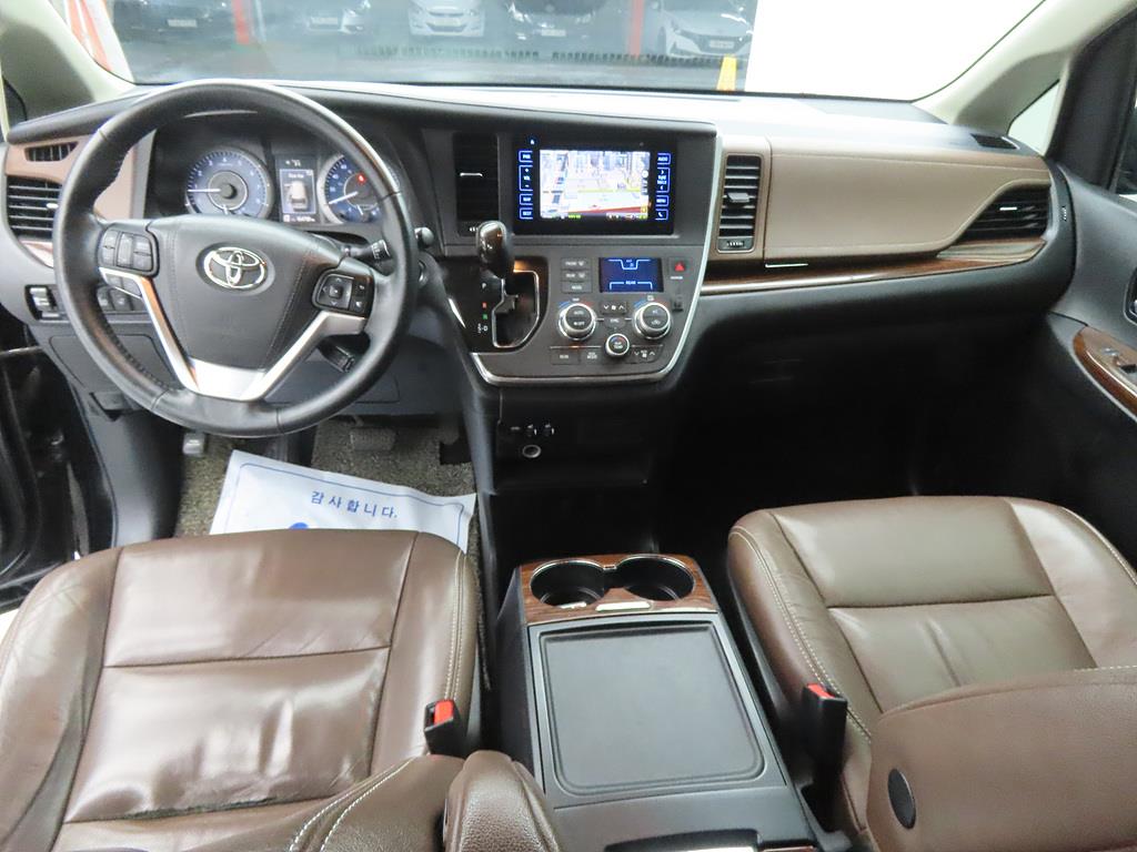 Toyota Siena - Vista 8