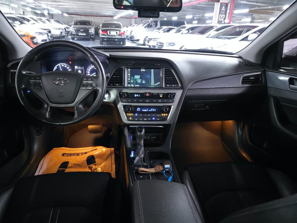HYUNDAI Sonata - Vista 10