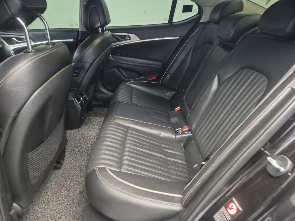 Genesis G70 - Vista 7