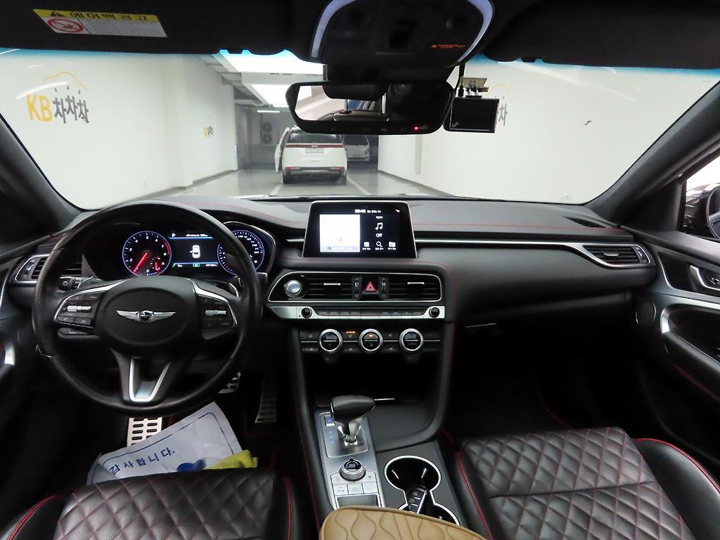 Genesis G70 - Vista 6