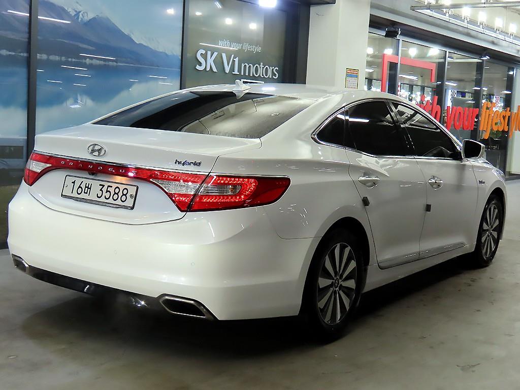 HYUNDAI Grandeur - Vista 4