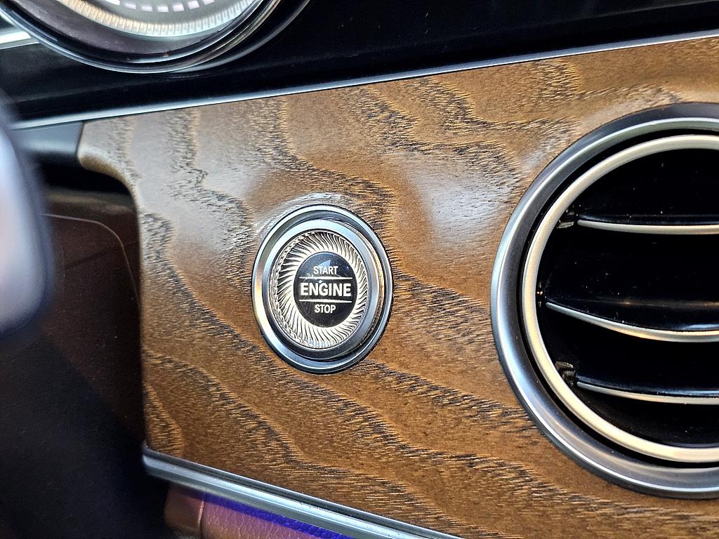 Mercedes Benz E class 2018 Plateado - Importación desde Corea - HF Imports Iquique - Foto 13