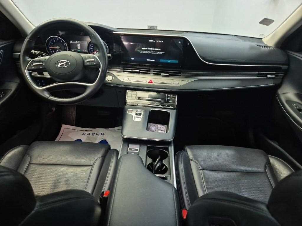 HYUNDAI Grandeur - Vista 7