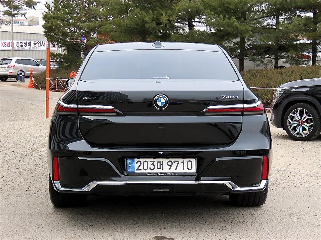 BMW 7 Series - Vista 4