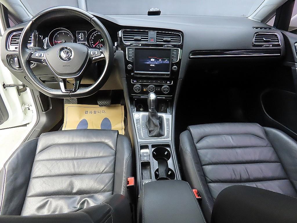 Volkswagen Golf - Vista 7