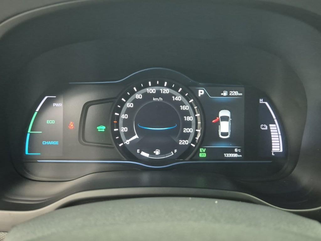 HYUNDAI Ioniq - Vista 7