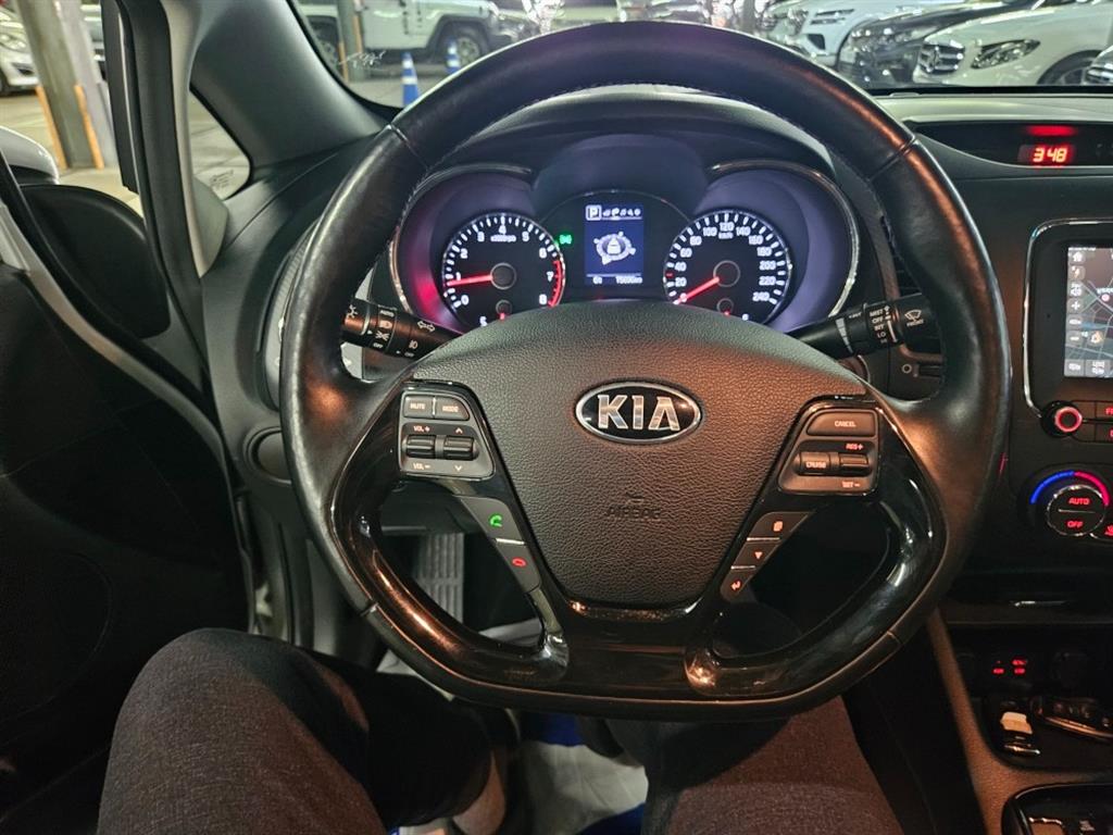 KIA K3 - Vista 6