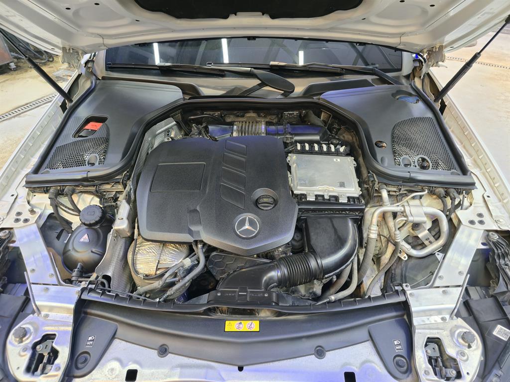 Mercedes Benz E class - Vista 6