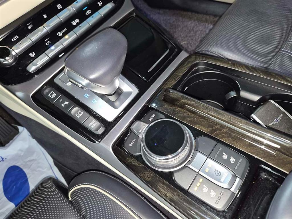 Genesis EQ900 - Vista 11