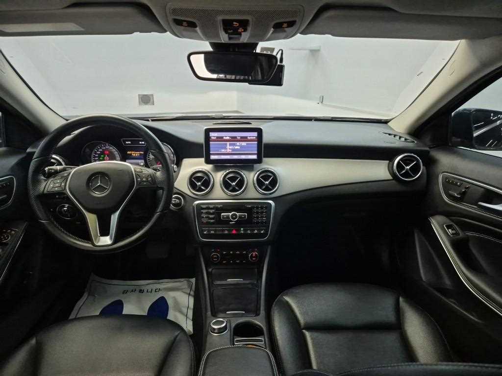 Mercedes Benz GLA Class - Vista 7