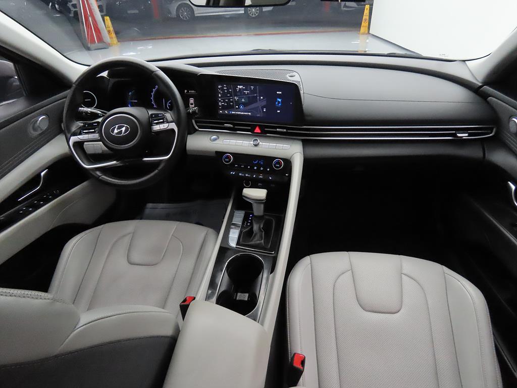 HYUNDAI Avante - Vista 5