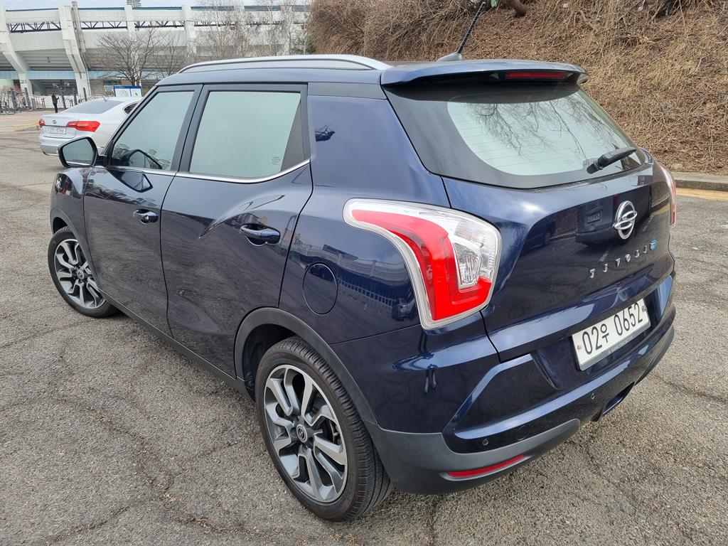 Ssangyong Tivoli - Vista 4