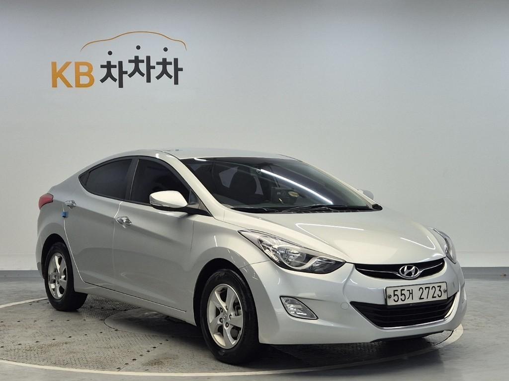 HYUNDAI Avante - Vista 4