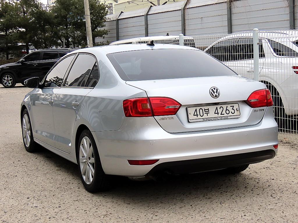 Volkswagen Jetta - Vista 3