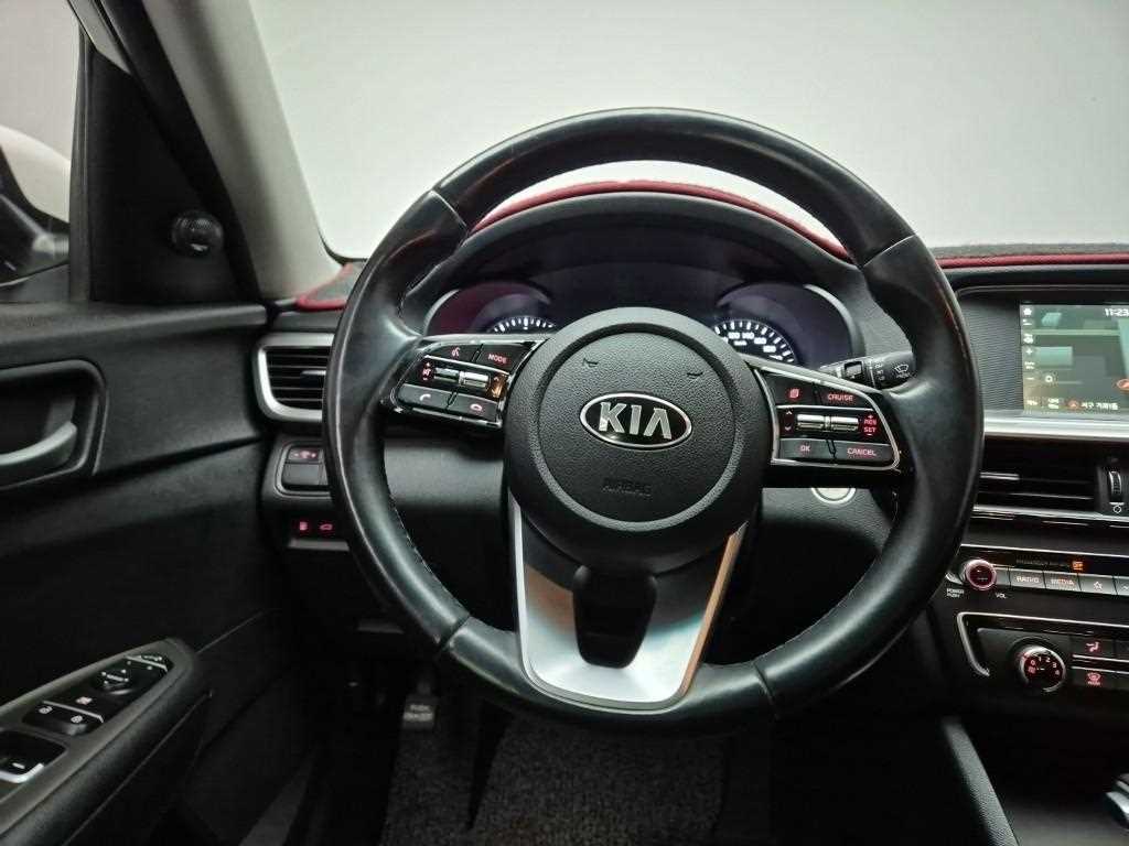 KIA K5 - Vista 9