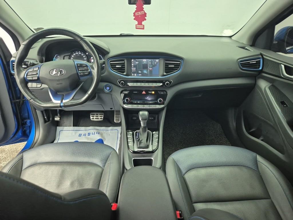 HYUNDAI Ioniq - Vista 5